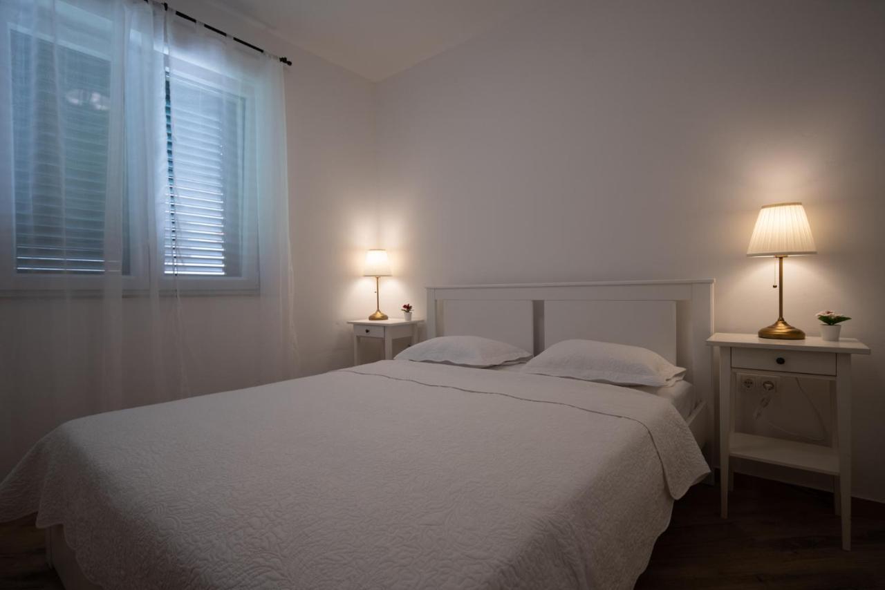Apartmani Mara Pakoštane Exterior foto