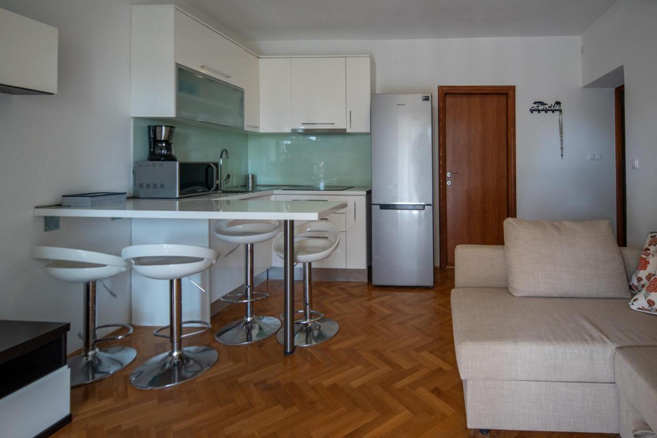 Apartmani Mara Pakoštane Exterior foto