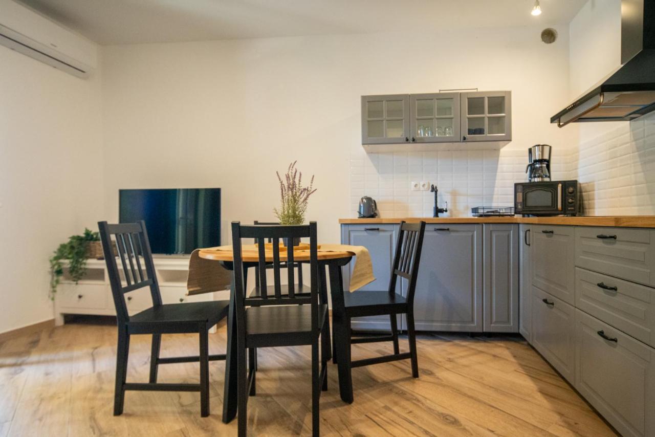 Apartmani Mara Pakoštane Exterior foto