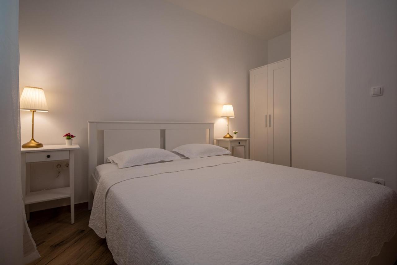 Apartmani Mara Pakoštane Exterior foto