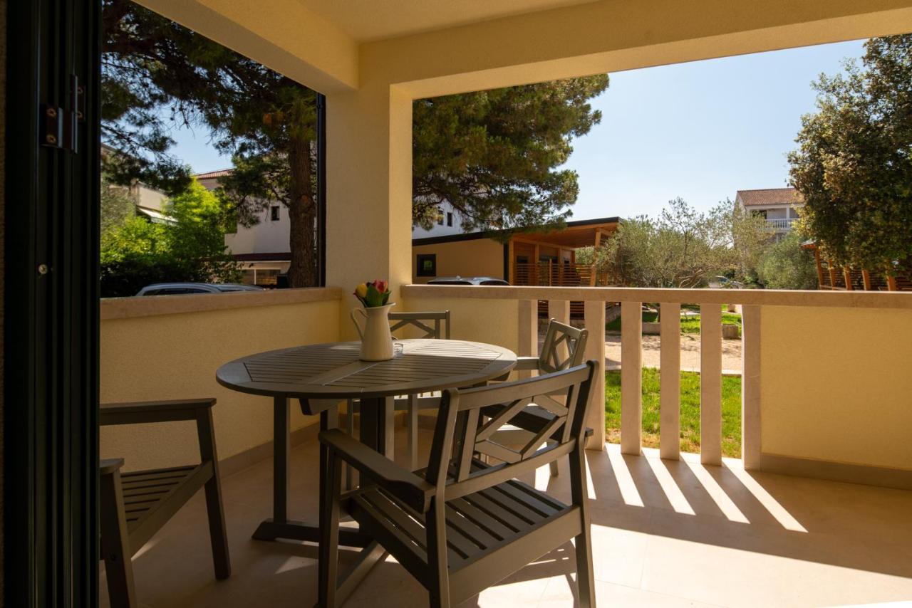 Apartmani Mara Pakoštane Exterior foto