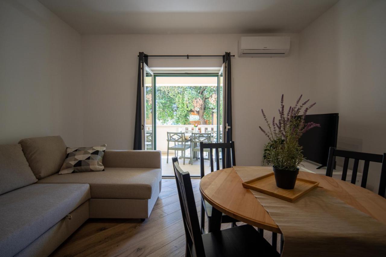 Apartmani Mara Pakoštane Exterior foto