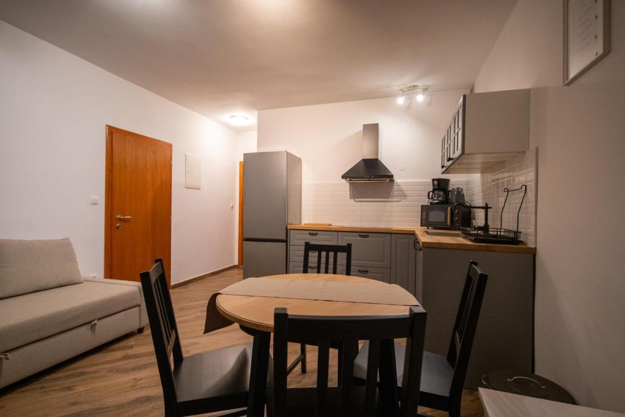 Apartmani Mara Pakoštane Exterior foto